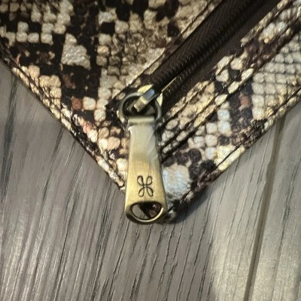 Hobo Animal Print Faux Leather ID & Card Holder, Zippered Pocket, Beige/Black